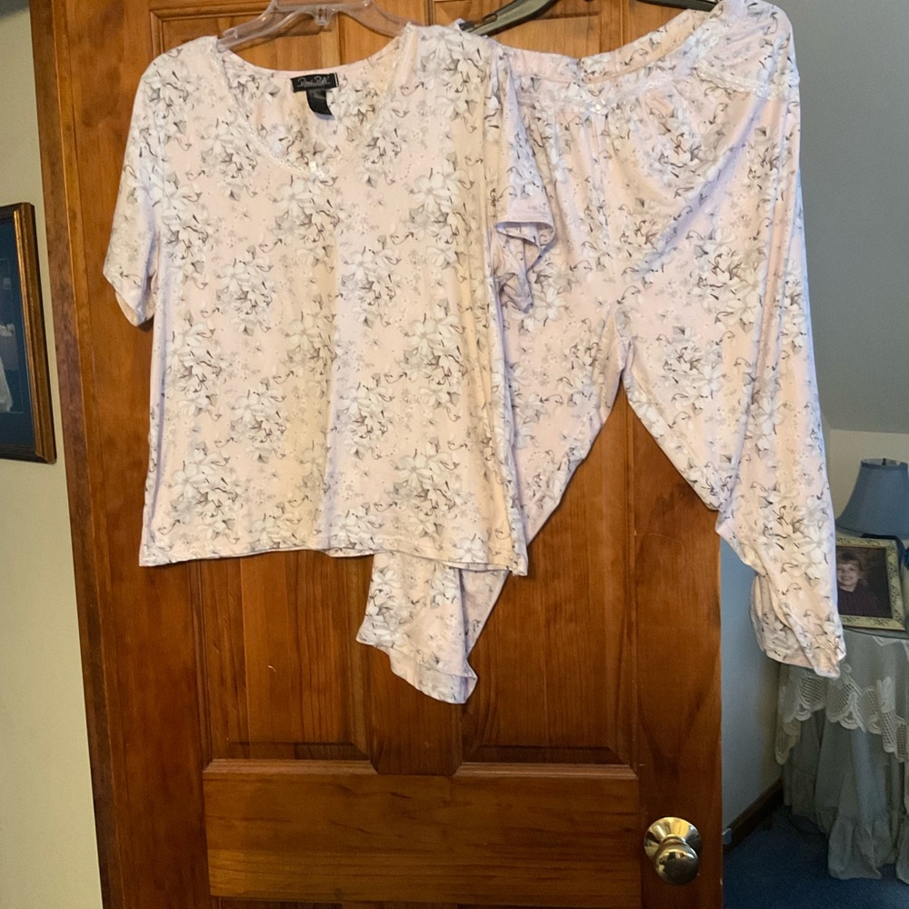 Rene Rofe Floral Pajama Set - Cream and Gray